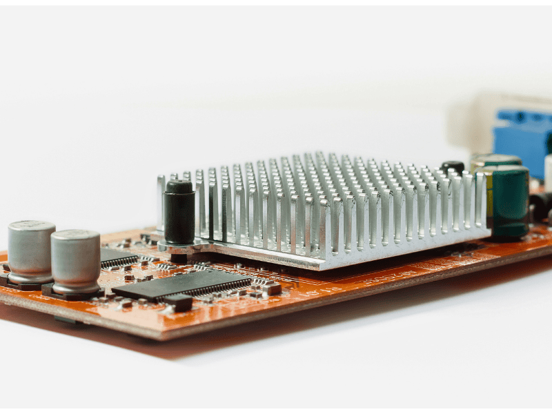 3DVC es la placa de temperatura uniforme tridimensional, es el tubo de calor extendido al cuerpo de la placa de temperatura uniforme VC, cuando la cámara de vacío de la placa de temperatura uniforme VC y el tubo de calor se conectan entre sí, la masa interna para completar la conexión, y la fuente de calor puede ser contacto directo, su diseño de tubo de calor vertical también mejora la tasa de transferencia de calor.