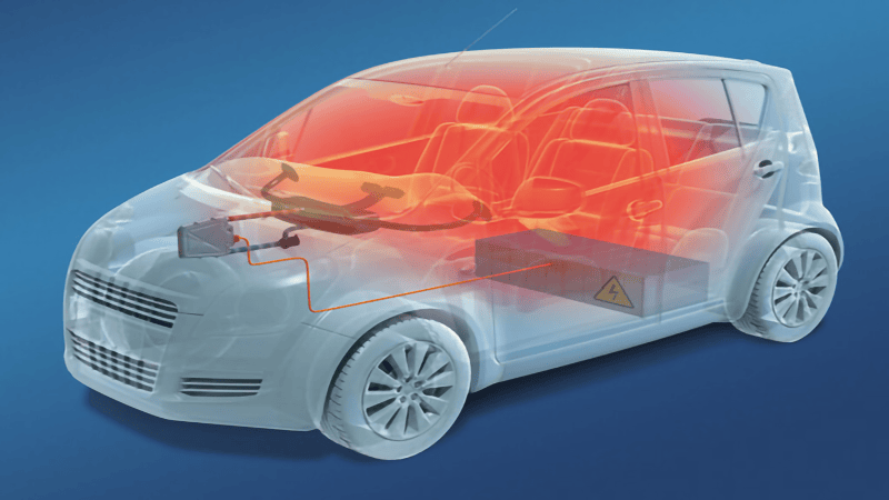 Vista transparente de un coche eléctrico que muestra la distribución del calor en el interior, destacando la batería situada bajo la carrocería y el cableado de alto voltaje.