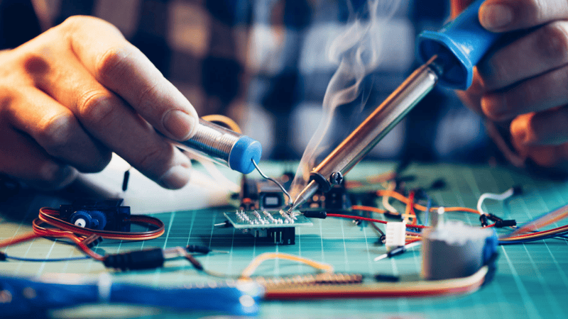 Professional installation of thermal pads on MacBook M1 internal components